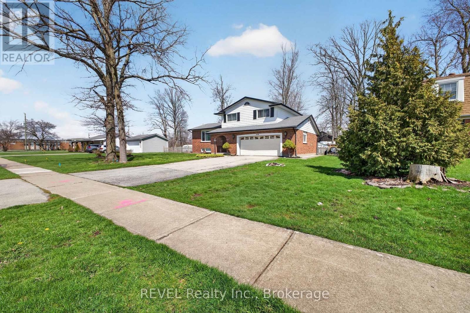 698 DAYTONA DRIVE Image 4