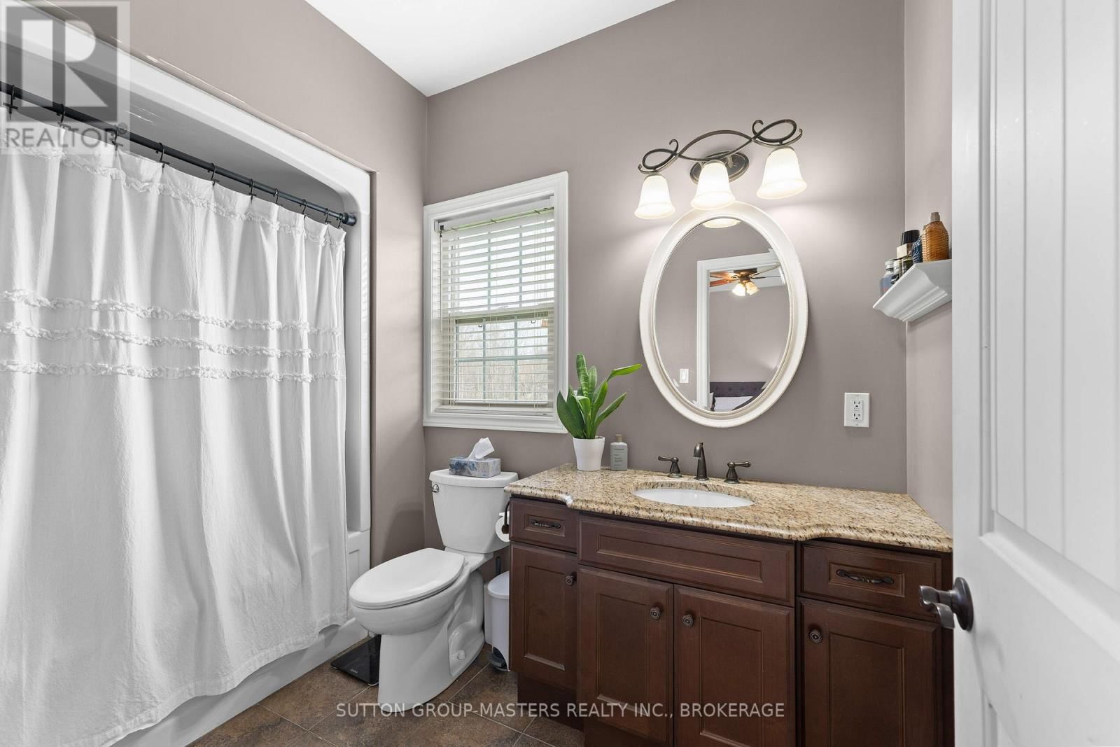 11 DAWSON DRIVE Image 24