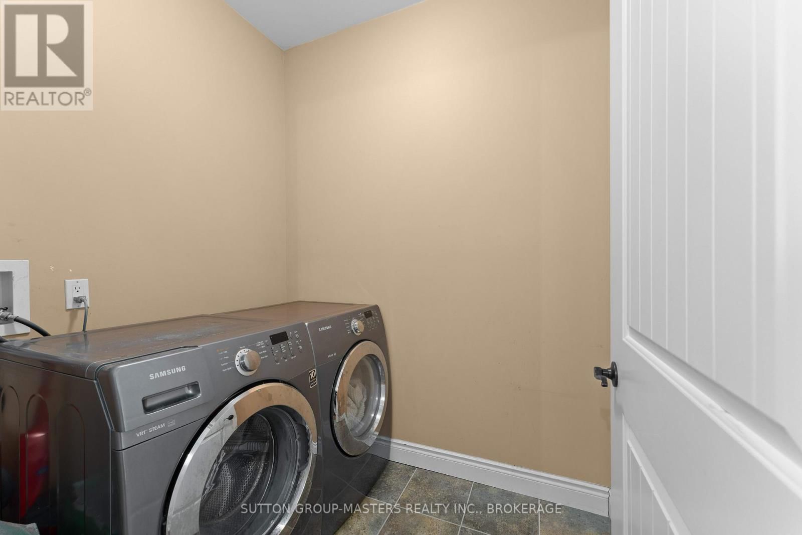 11 DAWSON DRIVE Image 25