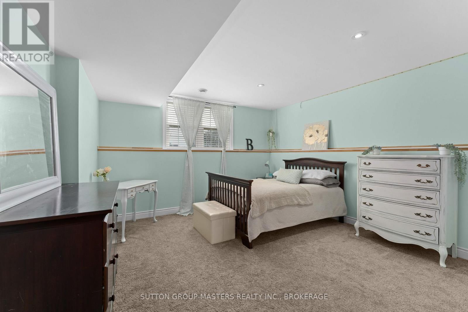 11 DAWSON DRIVE Image 27