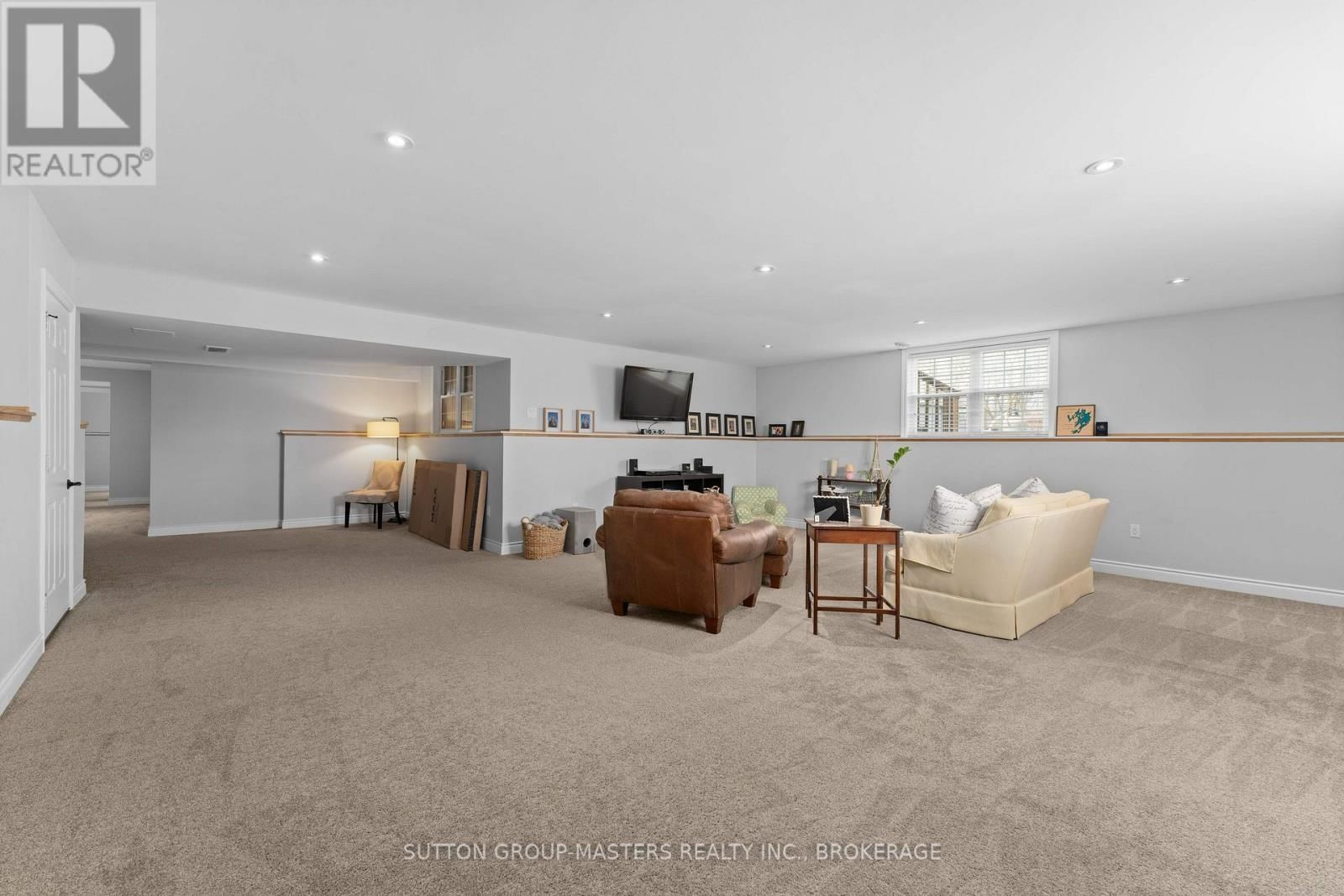 11 DAWSON DRIVE Image 35