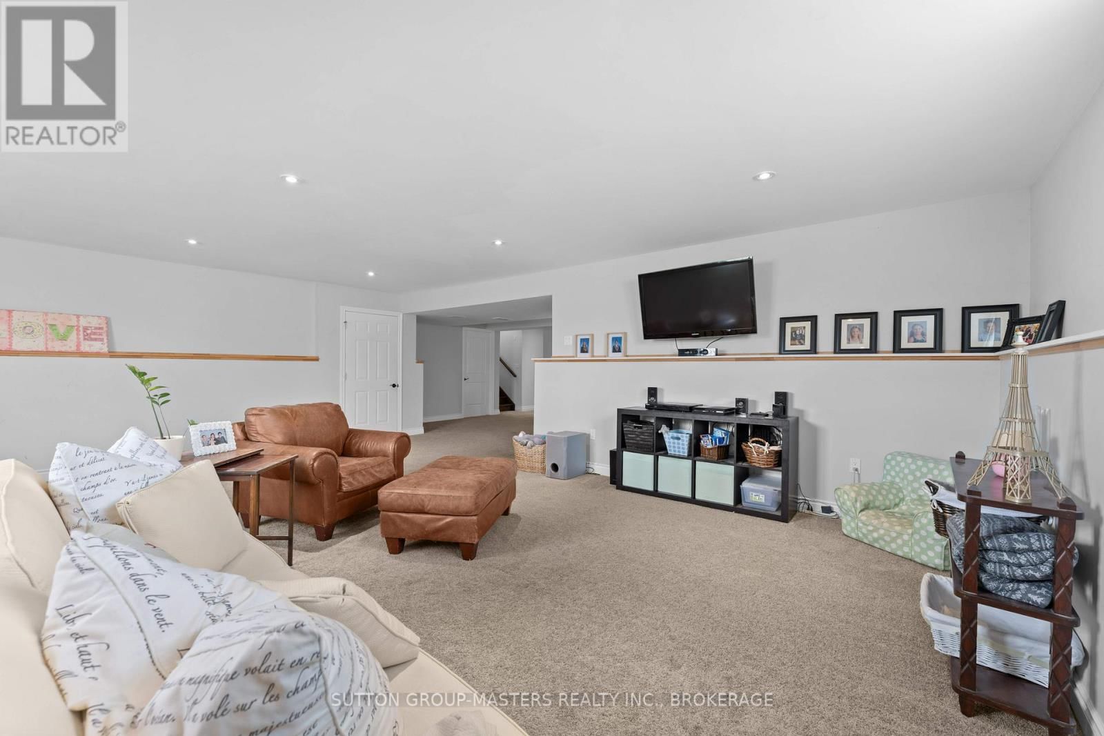 11 DAWSON DRIVE Image 36