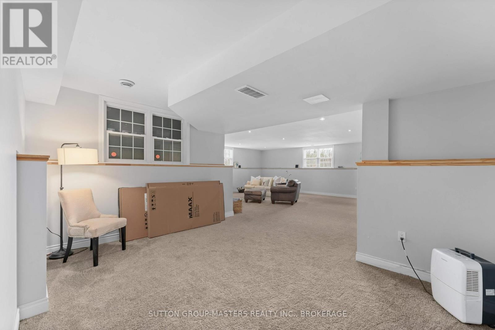 11 DAWSON DRIVE Image 37