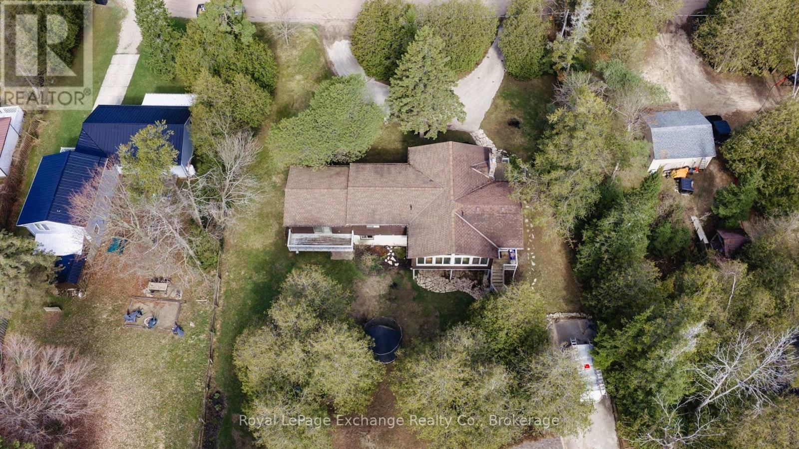 906 VICTORIA ROAD Image 11