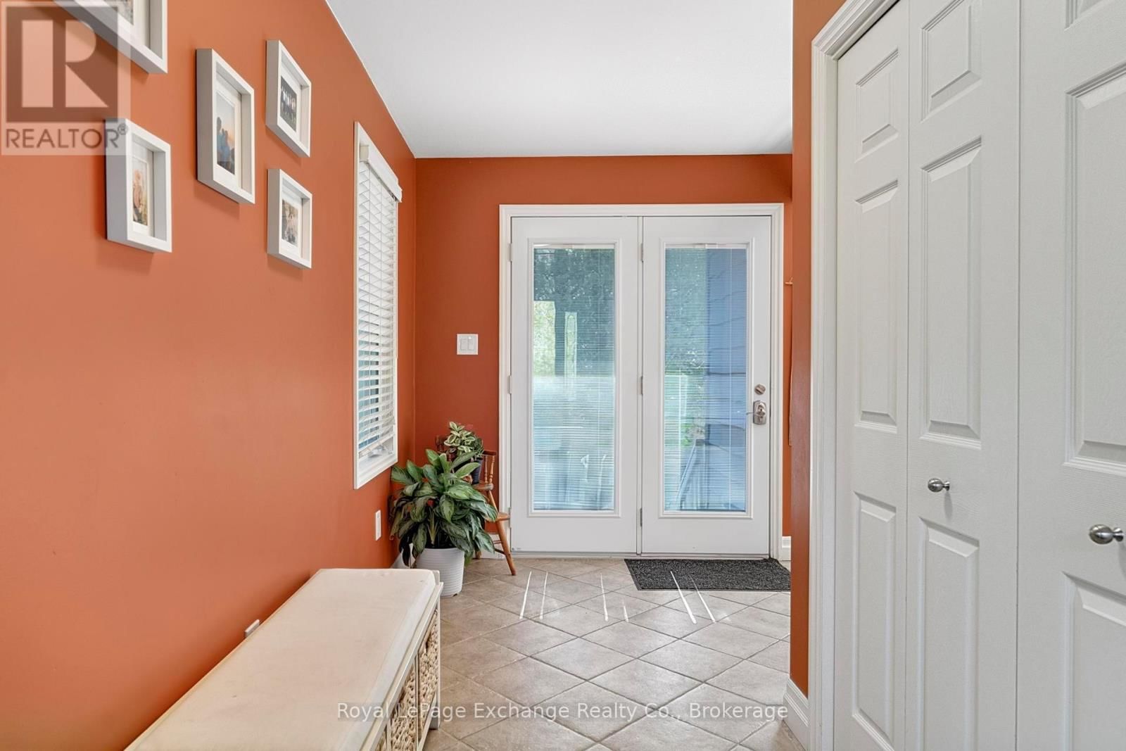 906 VICTORIA ROAD Image 14