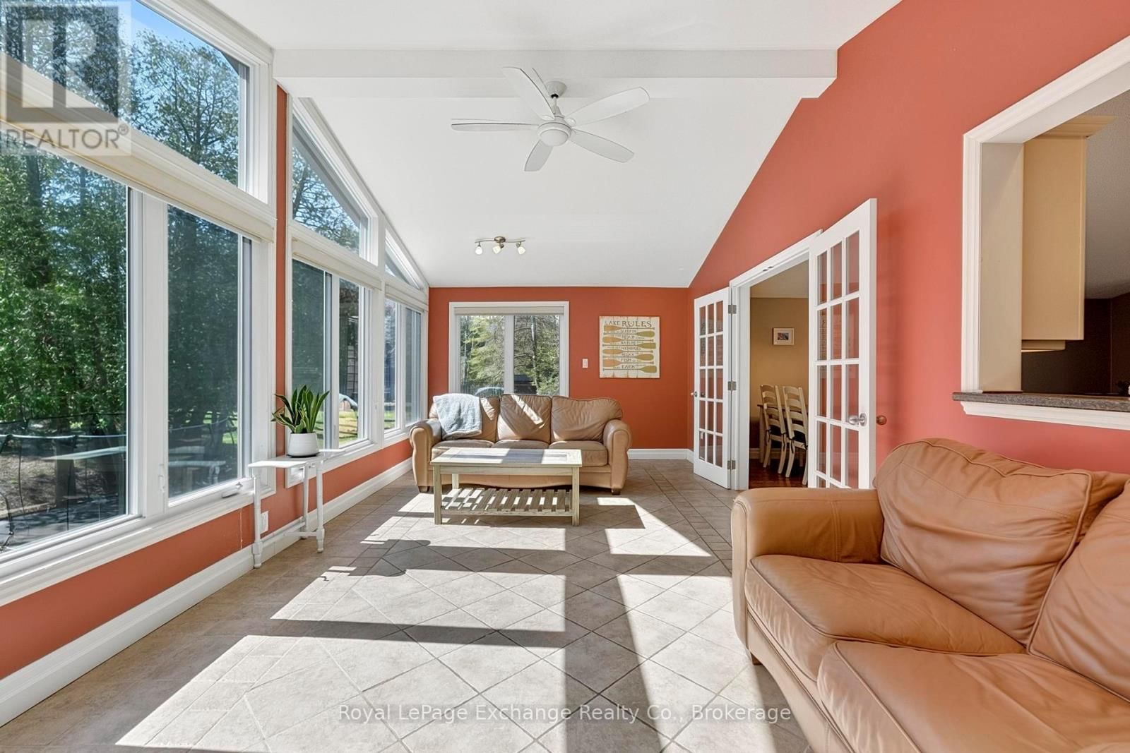 906 VICTORIA ROAD Image 15