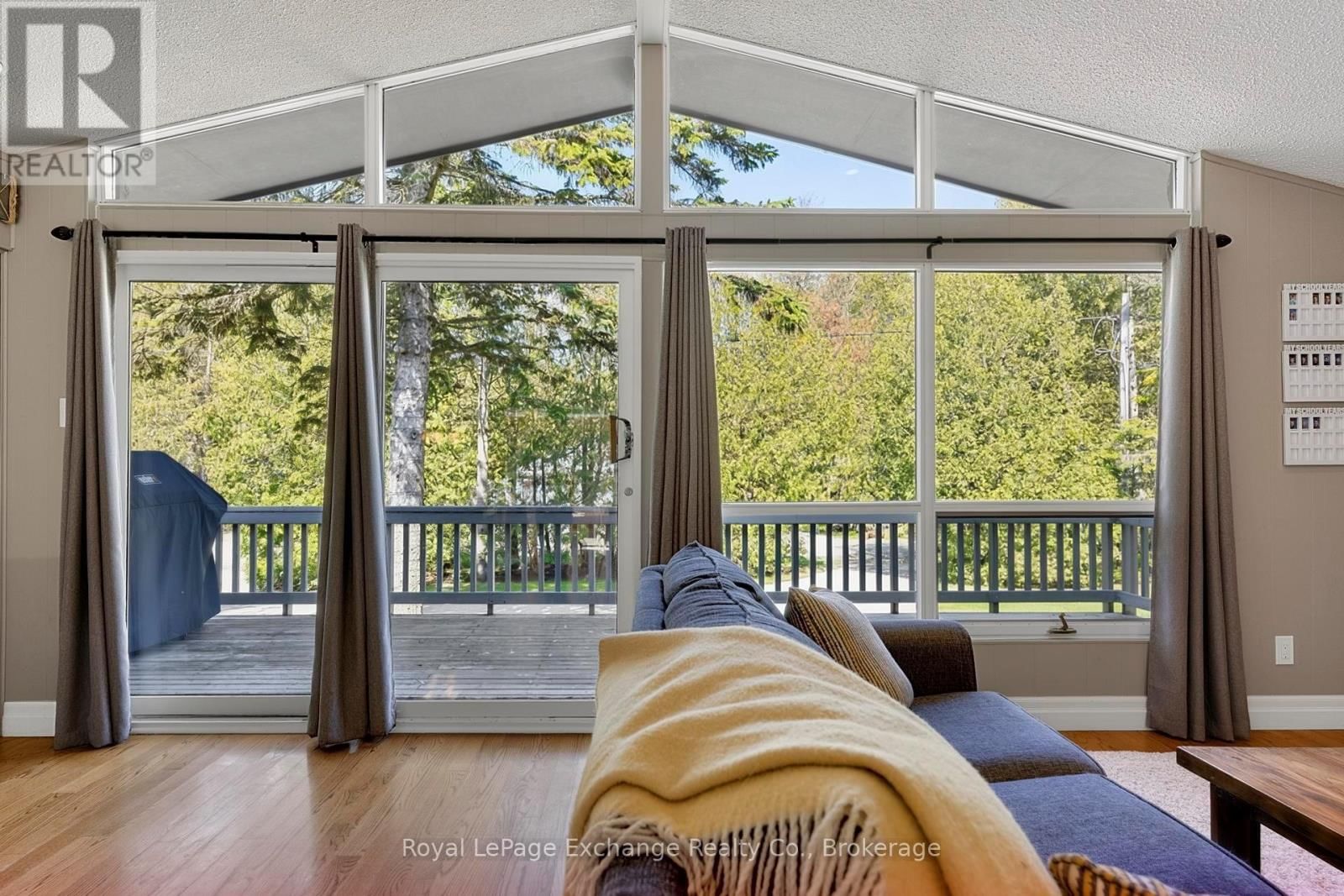 906 VICTORIA ROAD Image 25