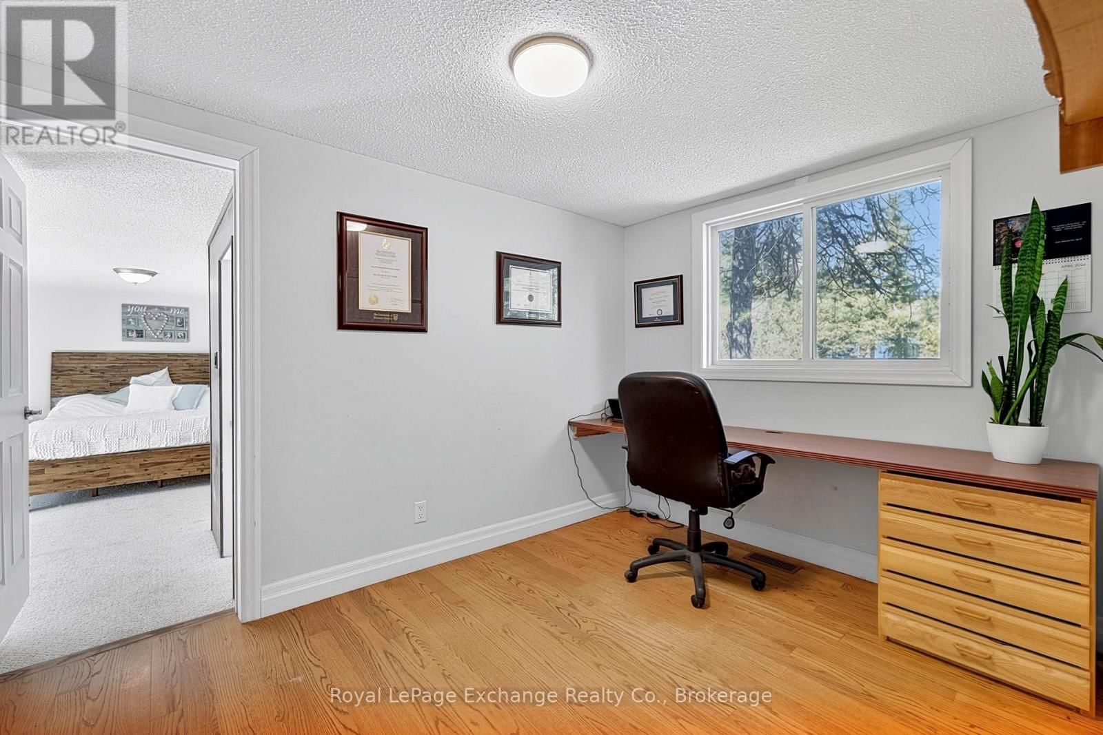 906 VICTORIA ROAD Image 30