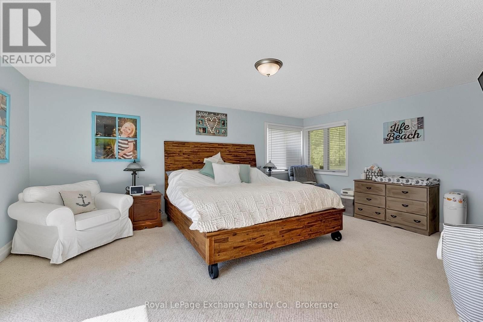 906 VICTORIA ROAD Image 31