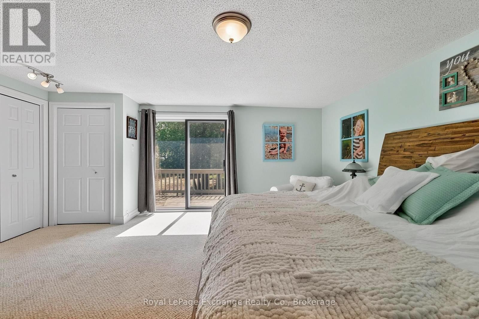 906 VICTORIA ROAD Image 32