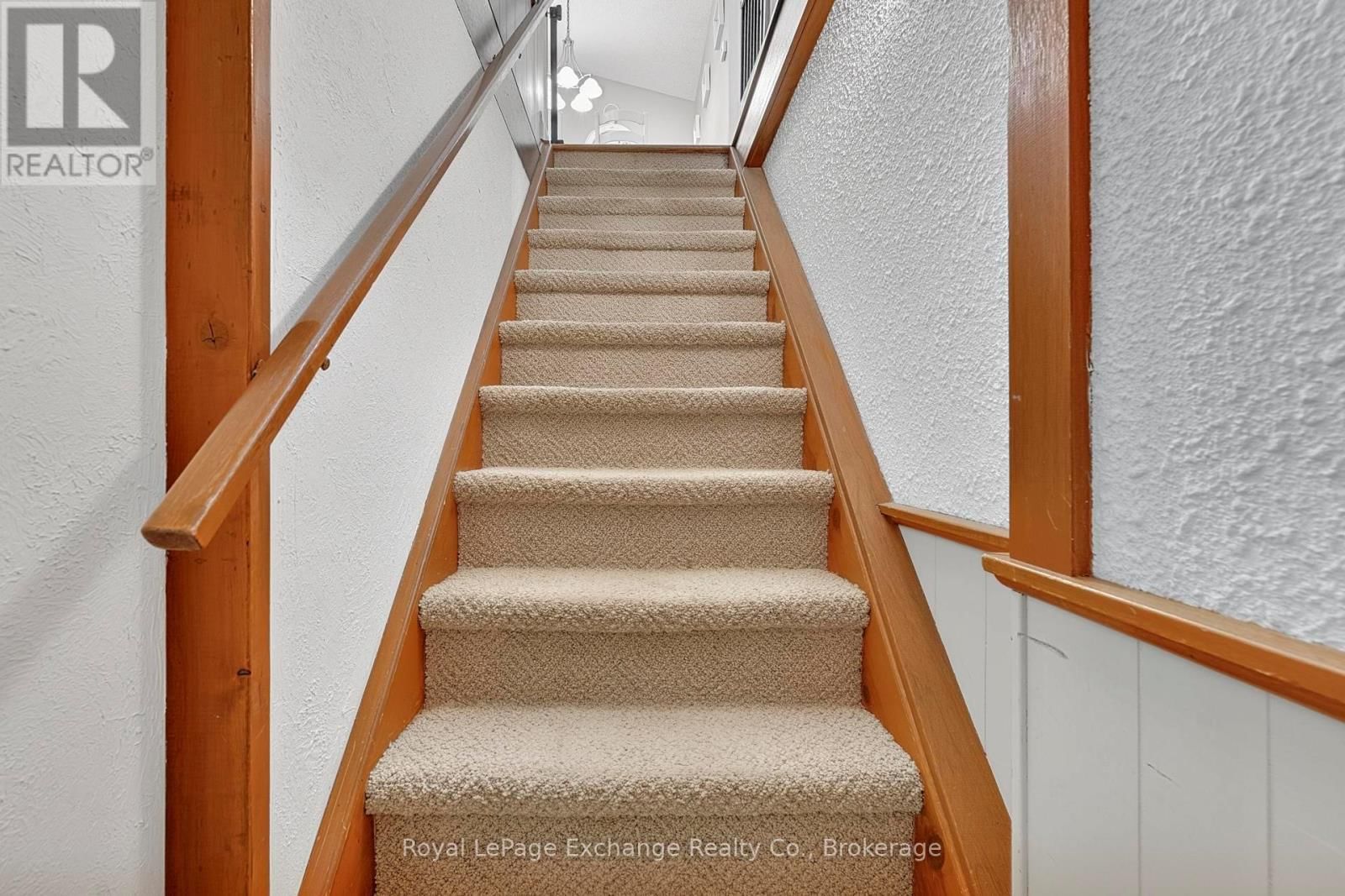 906 VICTORIA ROAD Image 33