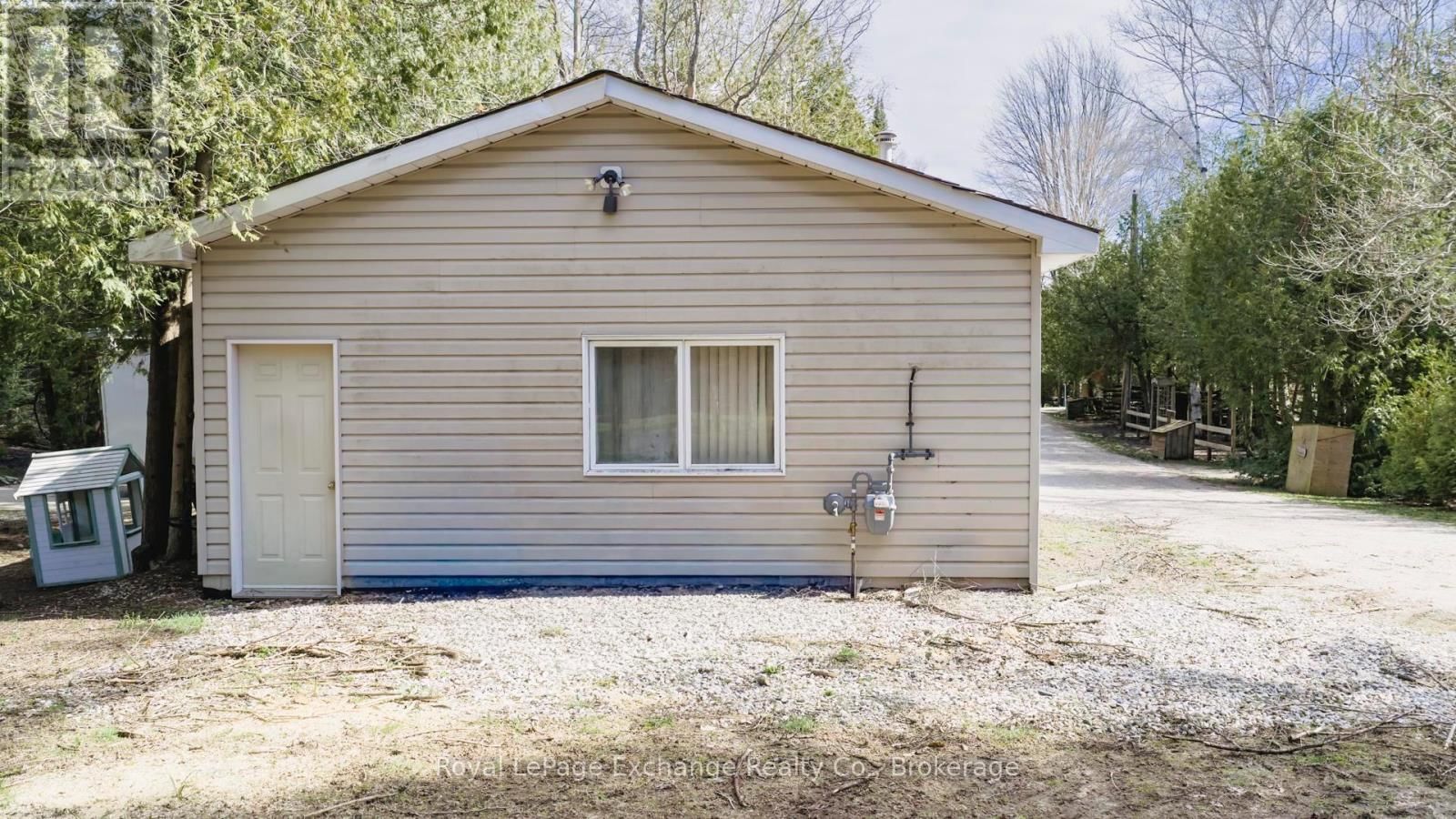 906 VICTORIA ROAD Image 9