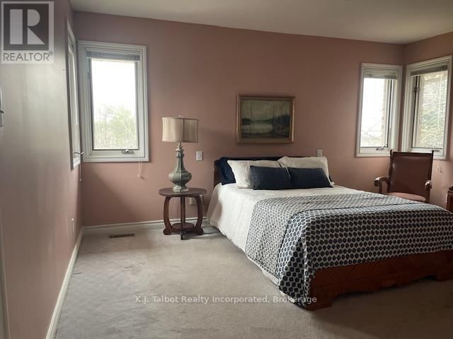 386 TEMPLETON STREET Image 12