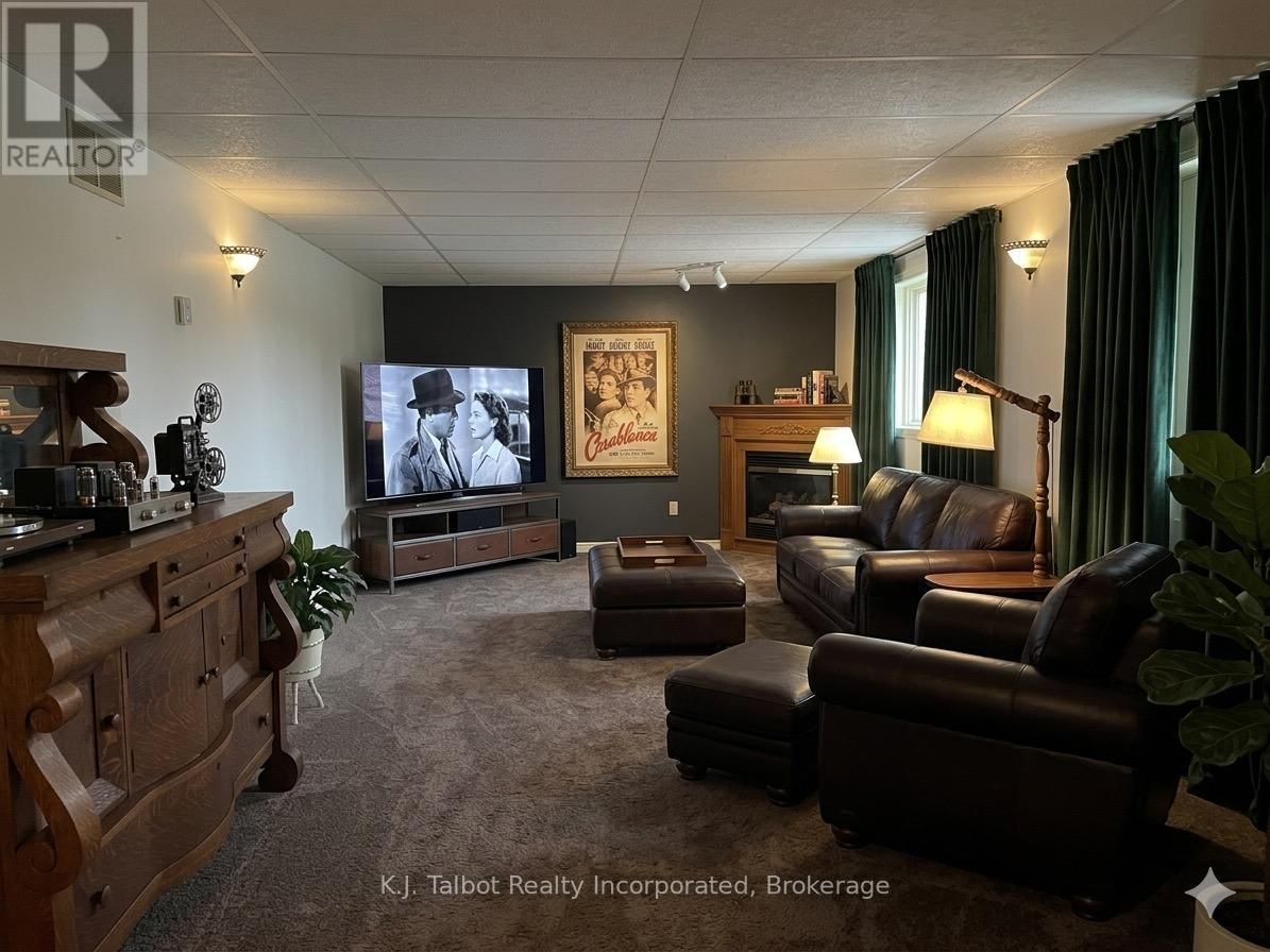 386 TEMPLETON STREET Image 15