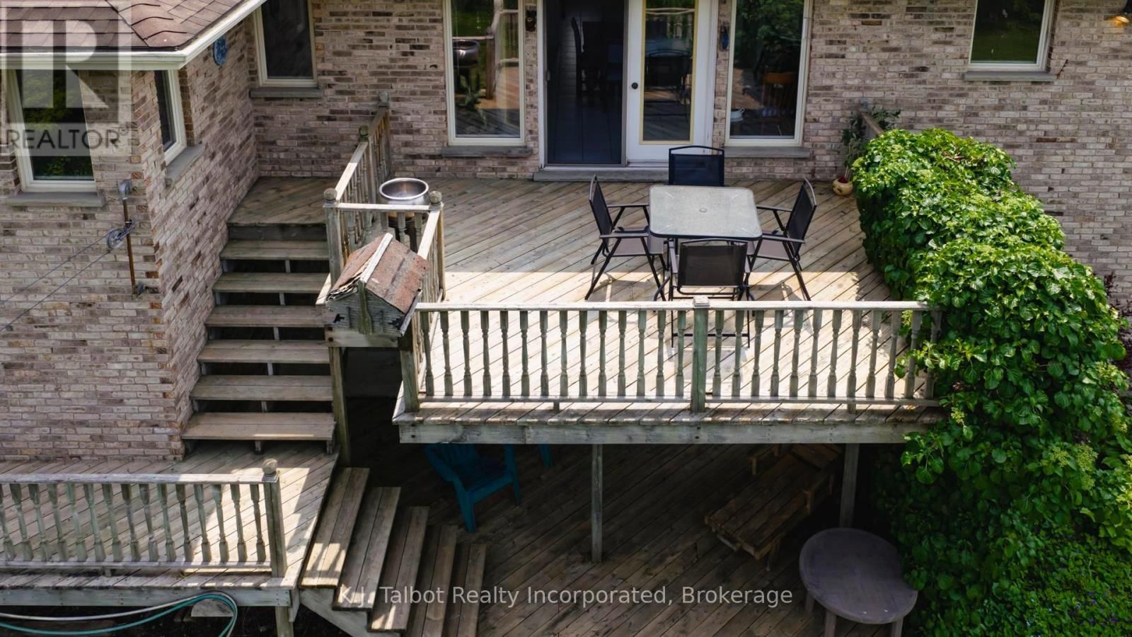 386 TEMPLETON STREET Image 17