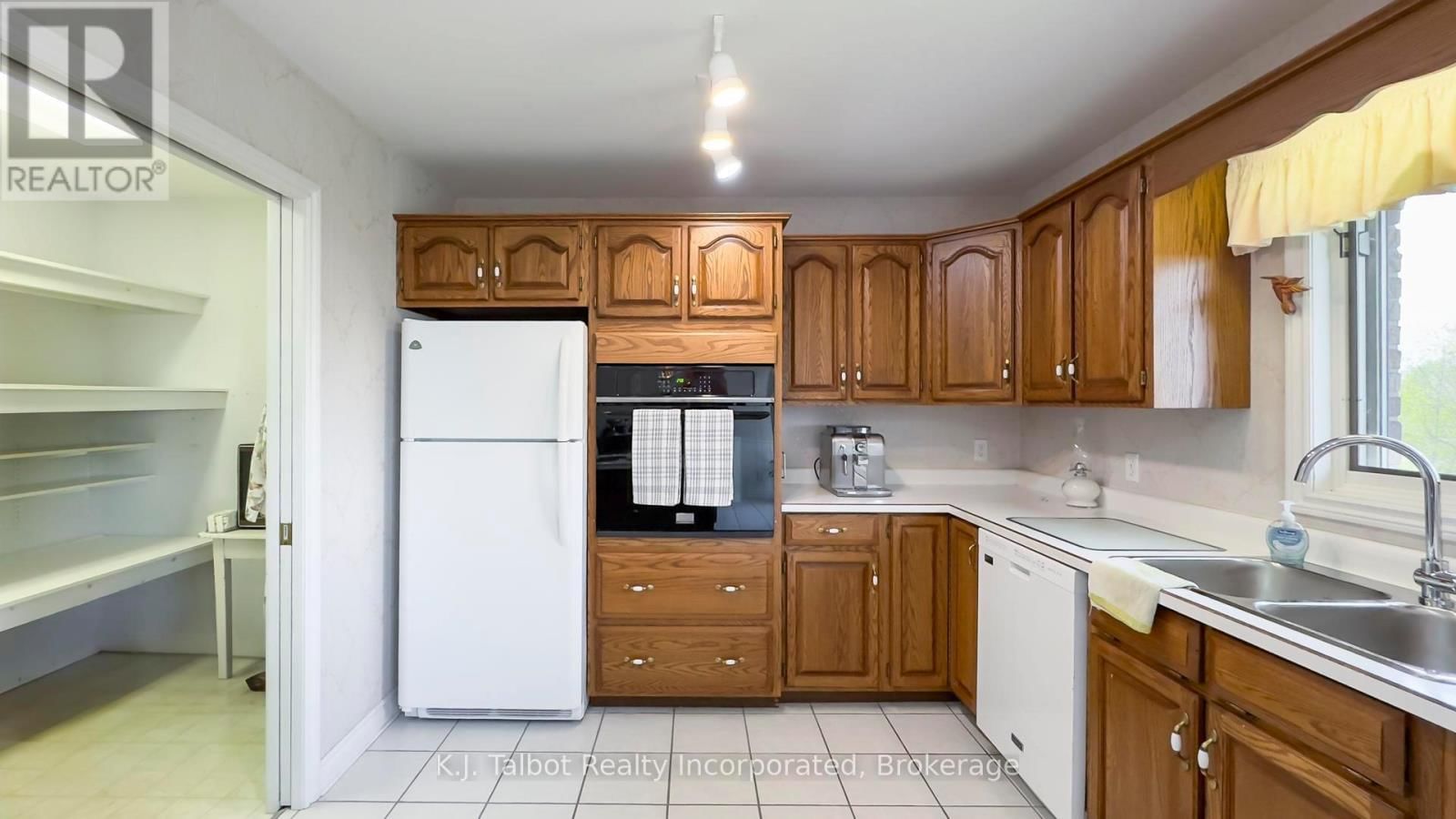 386 TEMPLETON STREET Image 28