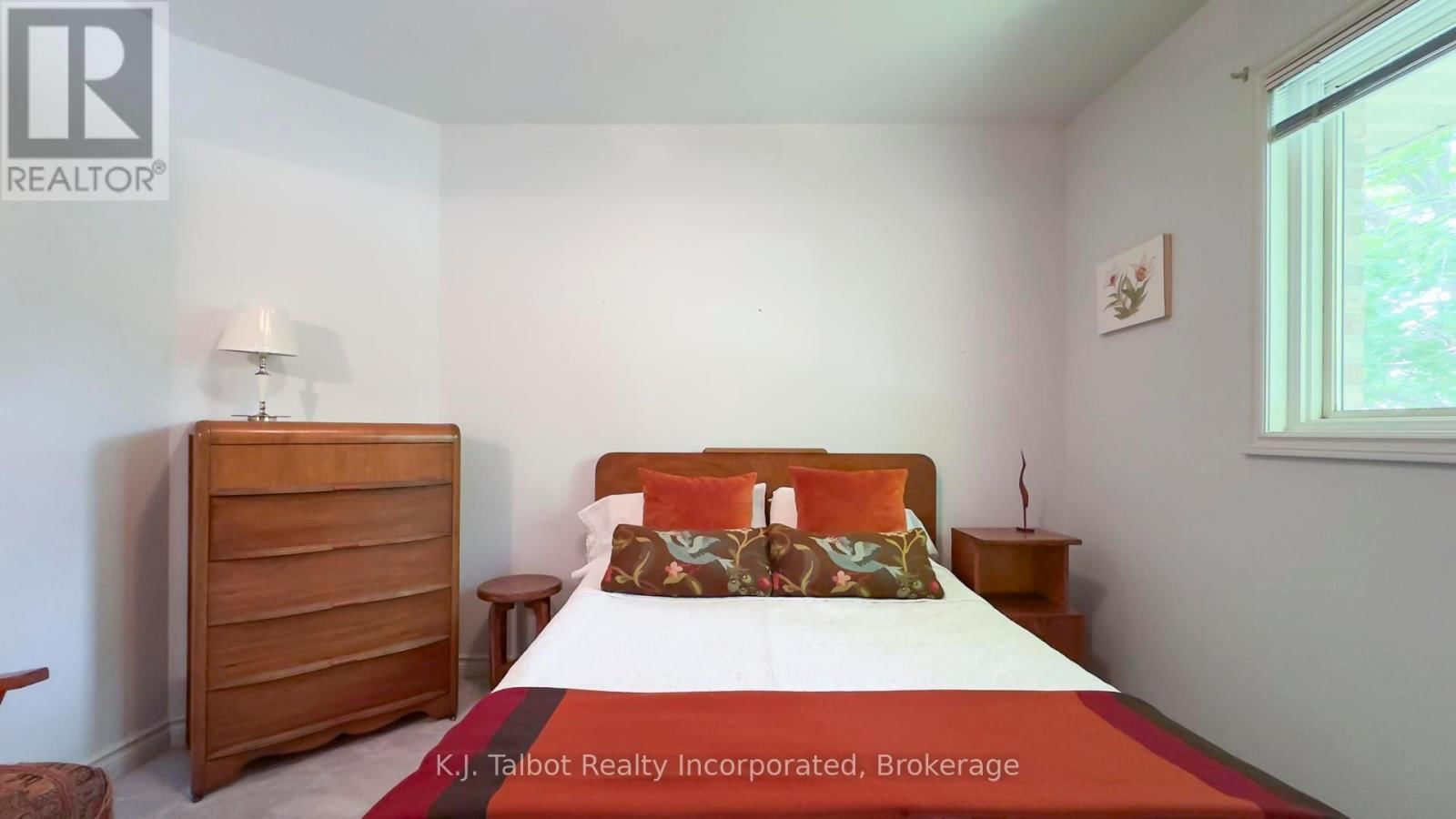 386 TEMPLETON STREET Image 33