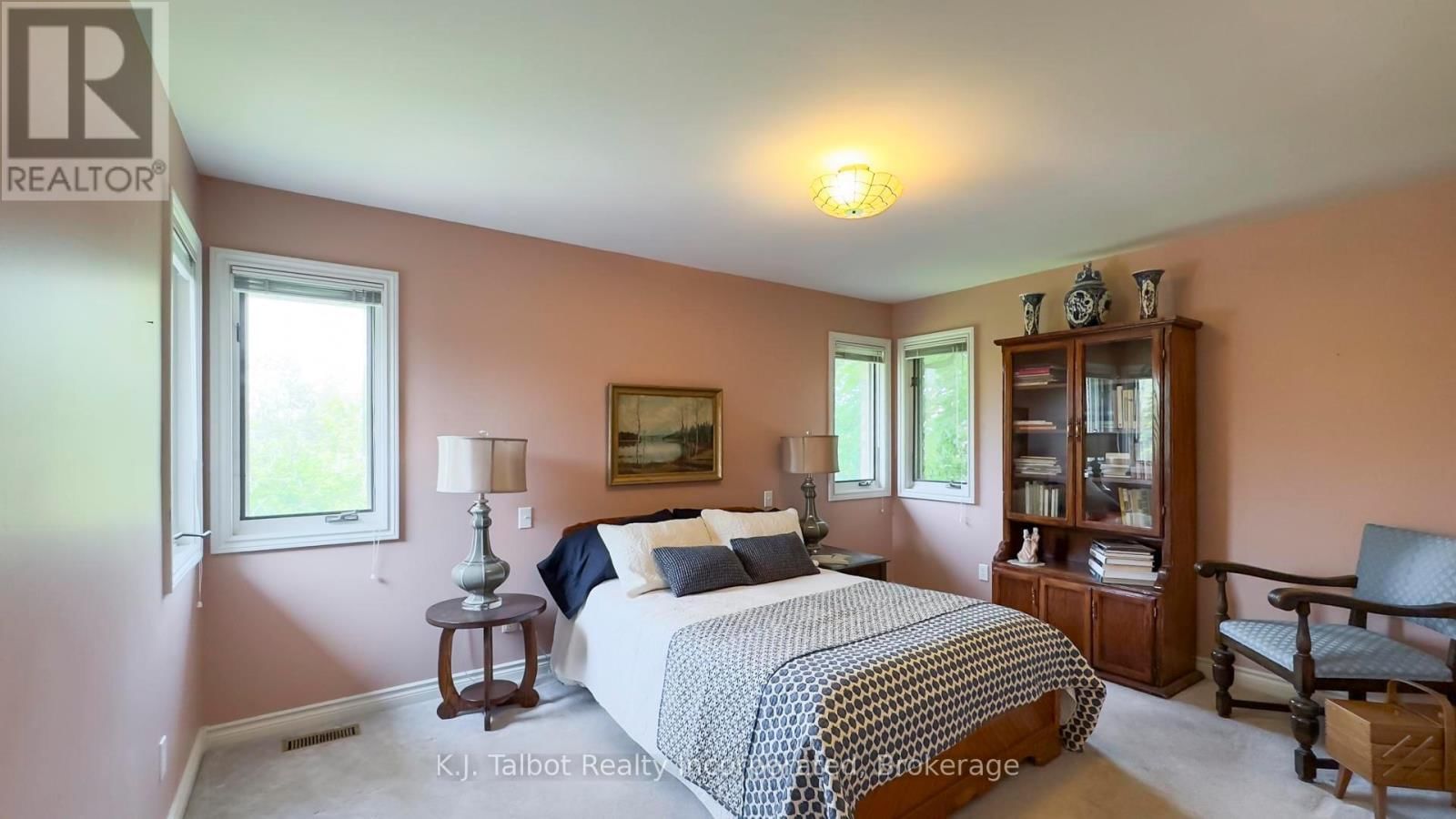 386 TEMPLETON STREET Image 34