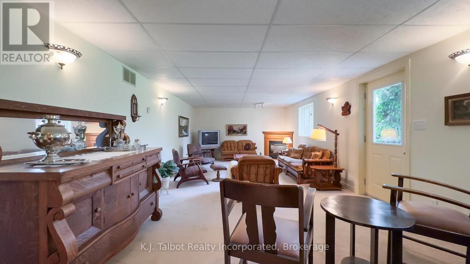 386 TEMPLETON STREET Image 42