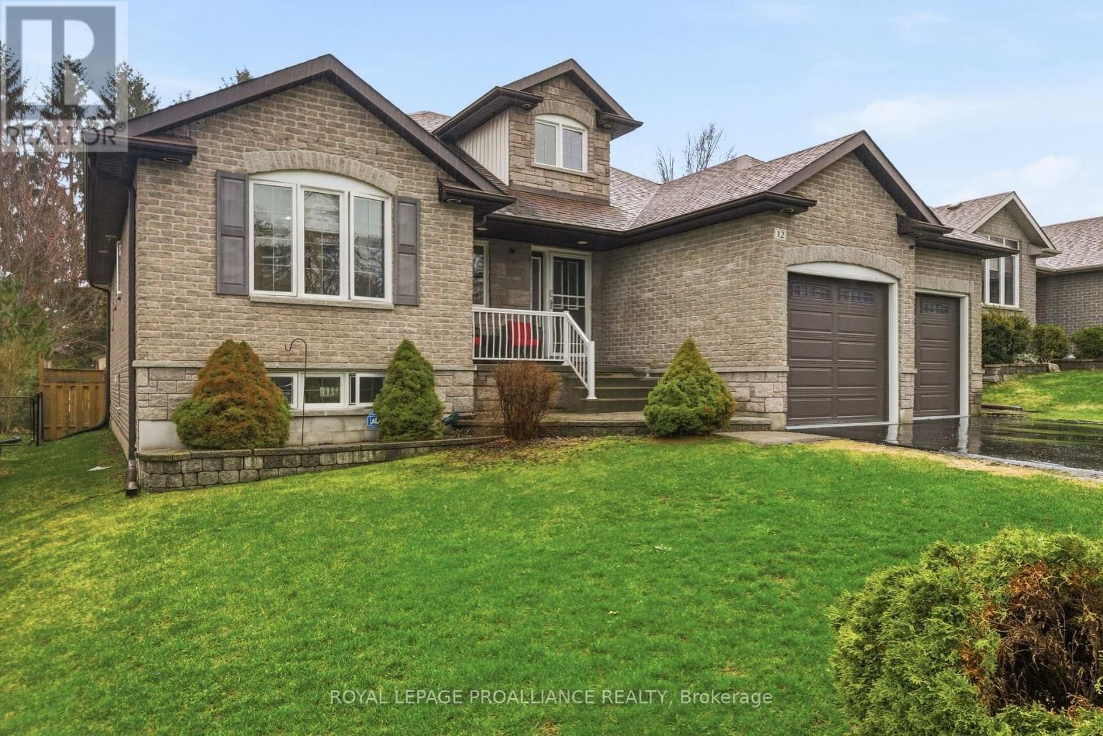 12 PINE MARSH LANE Image 2