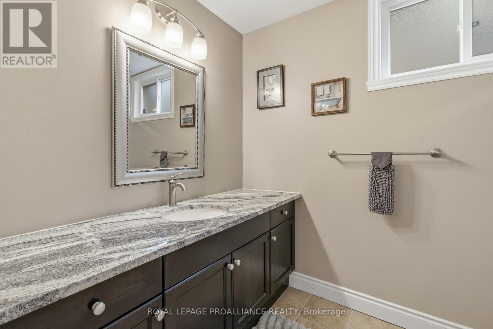 12 PINE MARSH LANE Image 37