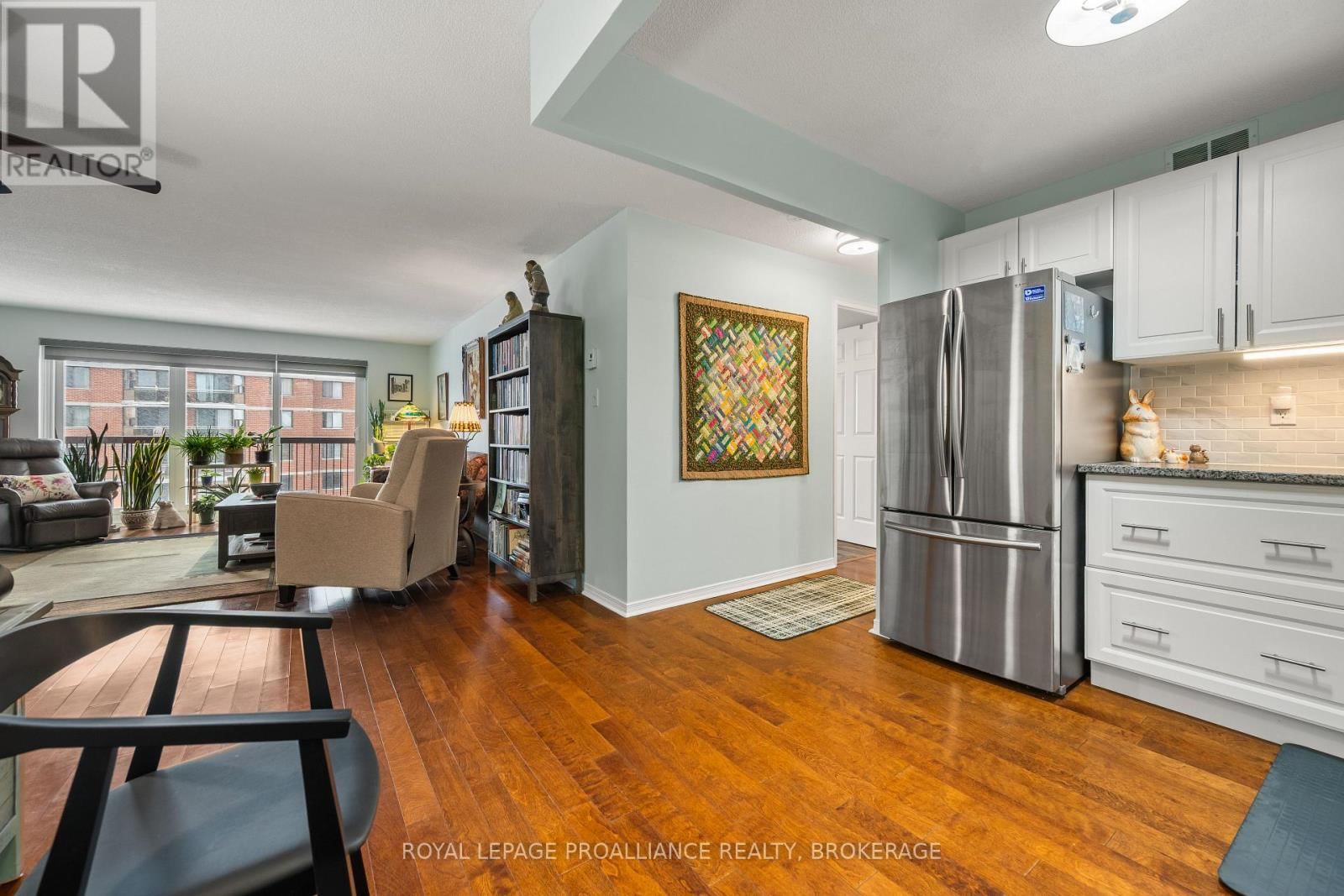 505 - 14 GREENVIEW DRIVE Image 6