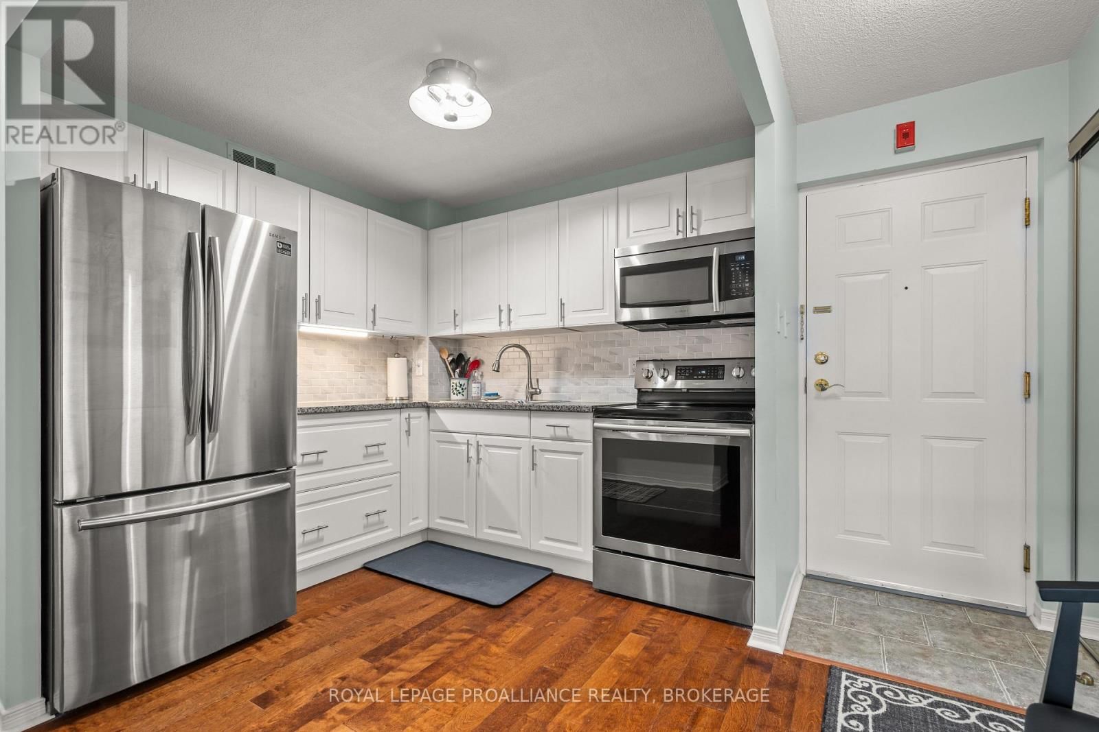 505 - 14 GREENVIEW DRIVE Image 7