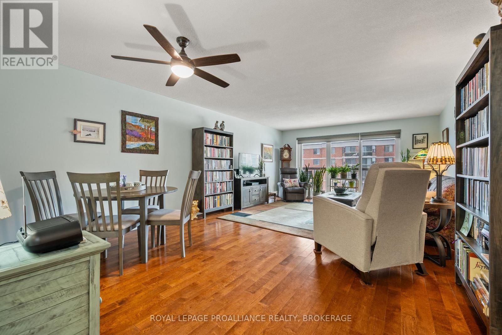 505 - 14 GREENVIEW DRIVE Image 8