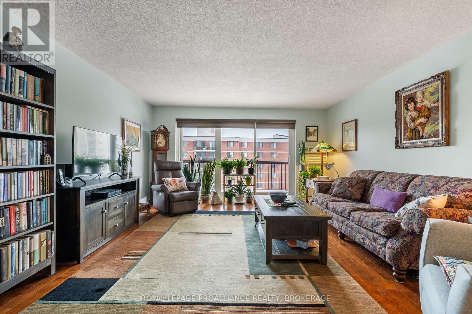 505 - 14 GREENVIEW DRIVE Image 9