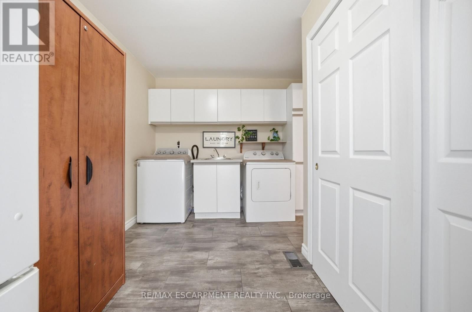 173 GREEN POINTE DRIVE Image 16