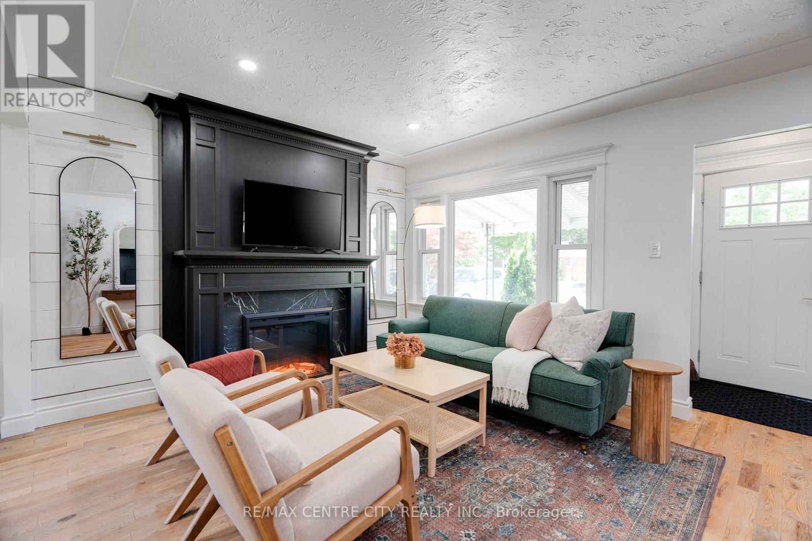 478 MOORE STREET Image 11