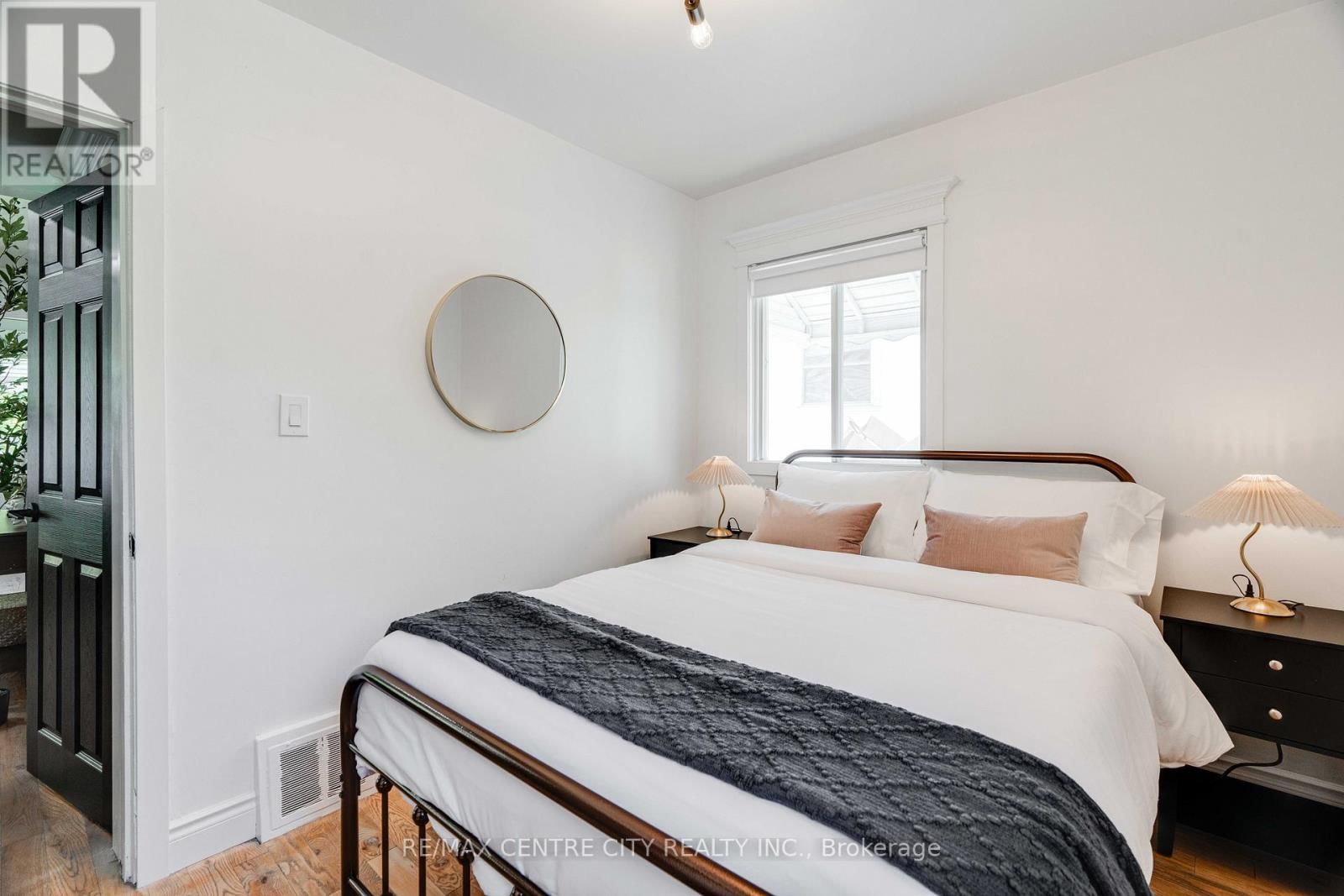 478 MOORE STREET Image 22