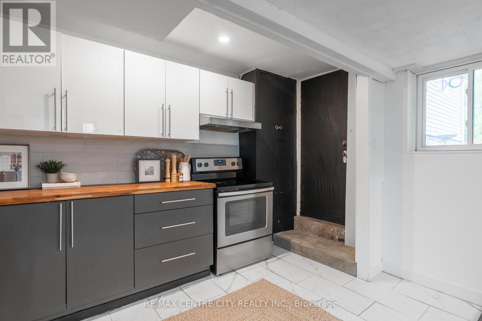 478 MOORE STREET Image 35