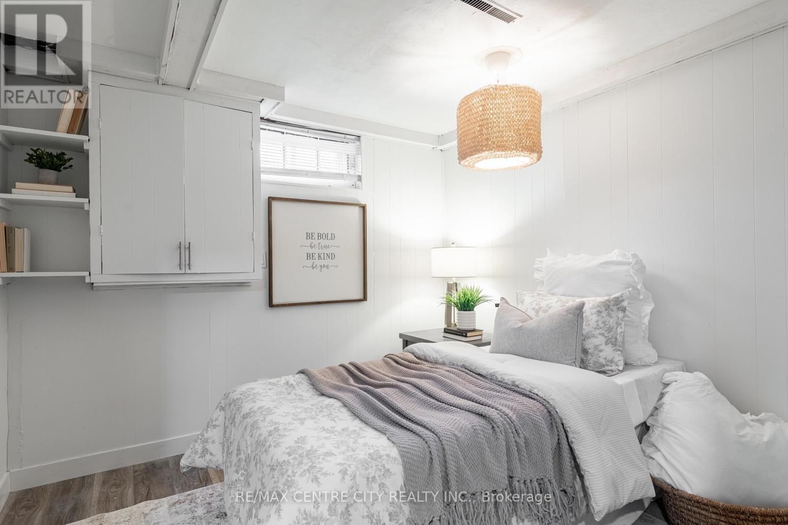 478 MOORE STREET Image 37