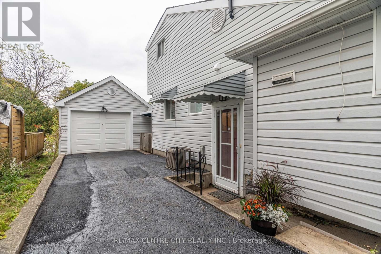 478 MOORE STREET Image 42