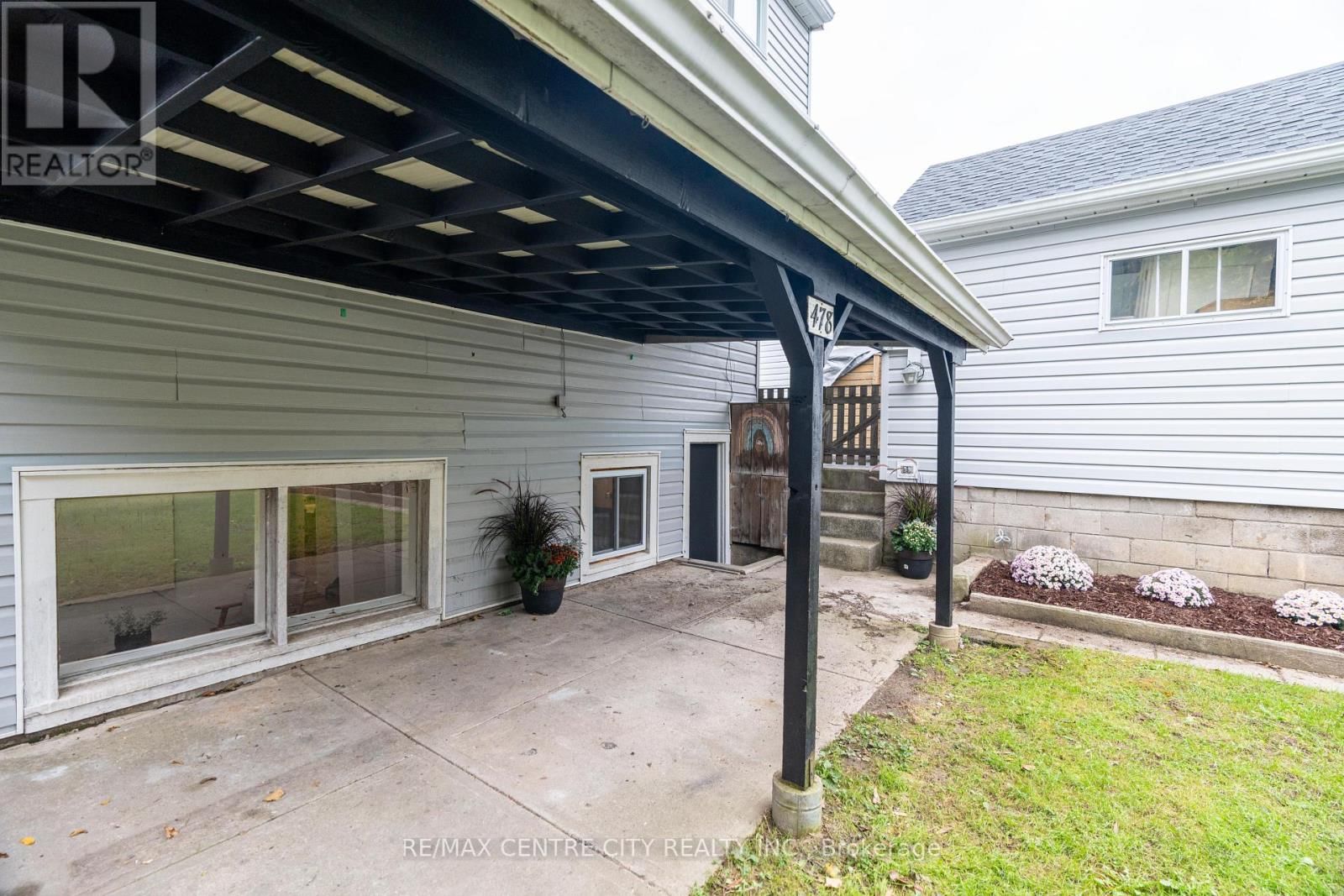 478 MOORE STREET Image 43