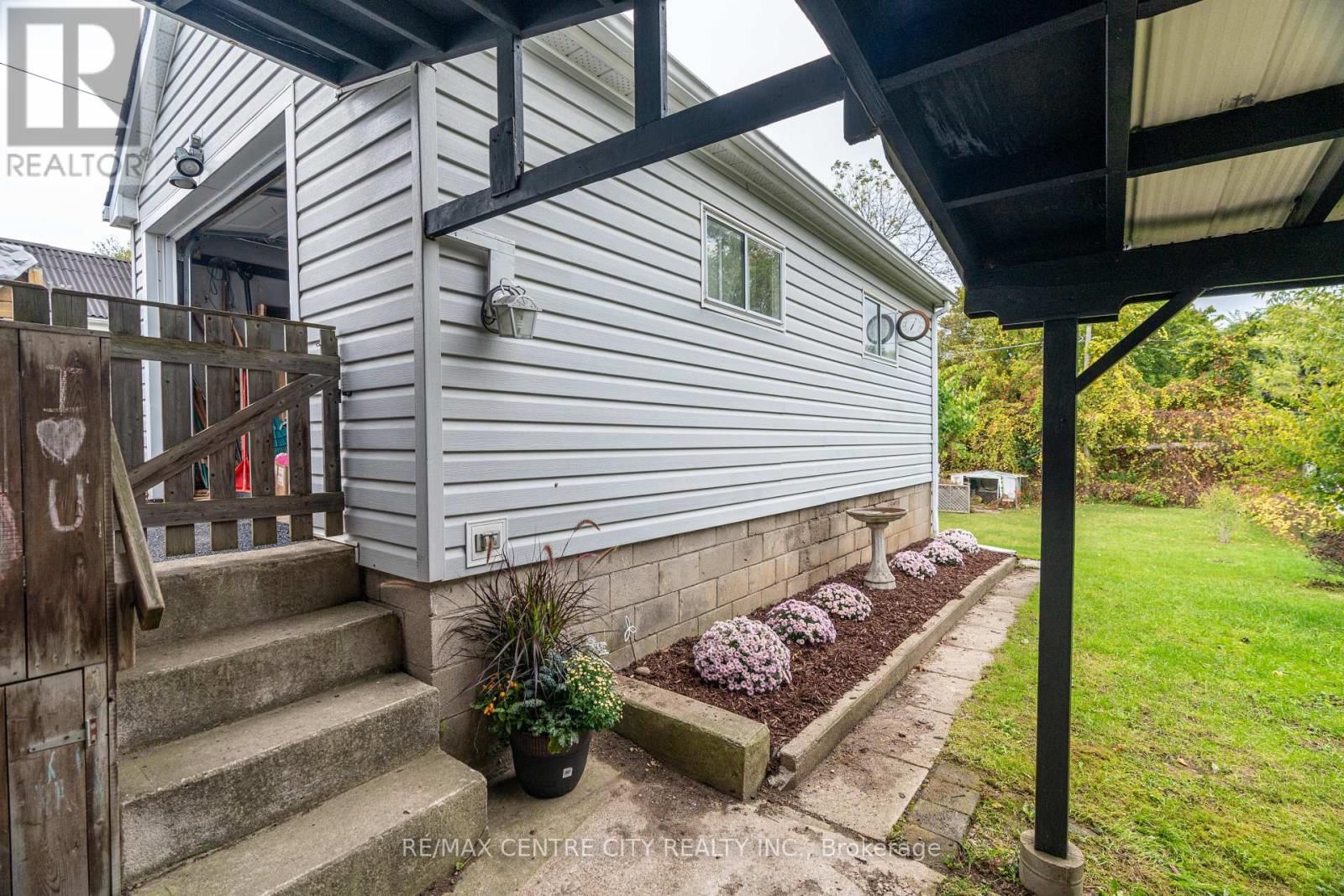 478 MOORE STREET Image 47