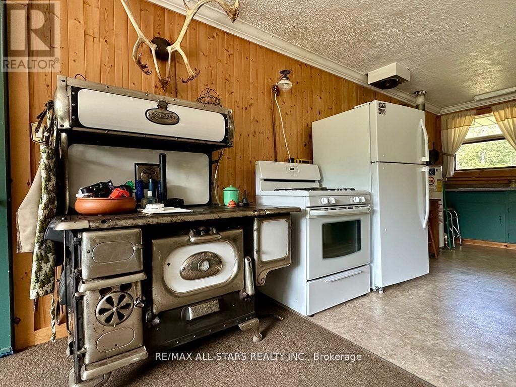 380 LEDGE ROAD Image 10