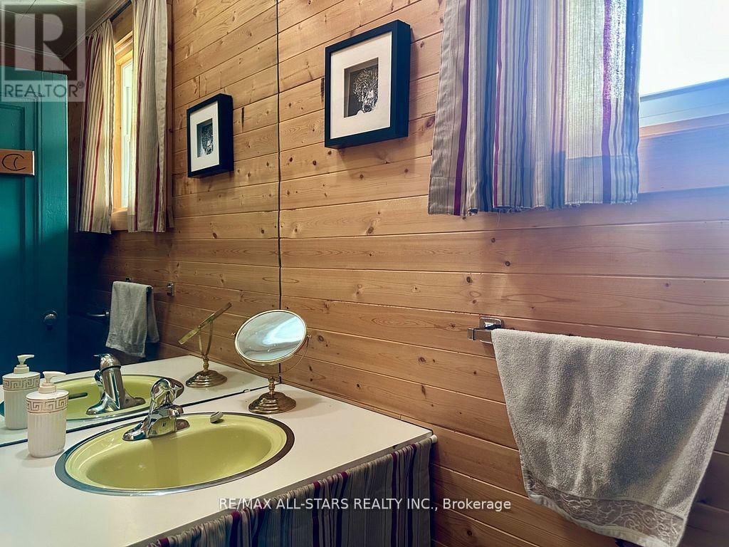 380 LEDGE ROAD Image 33