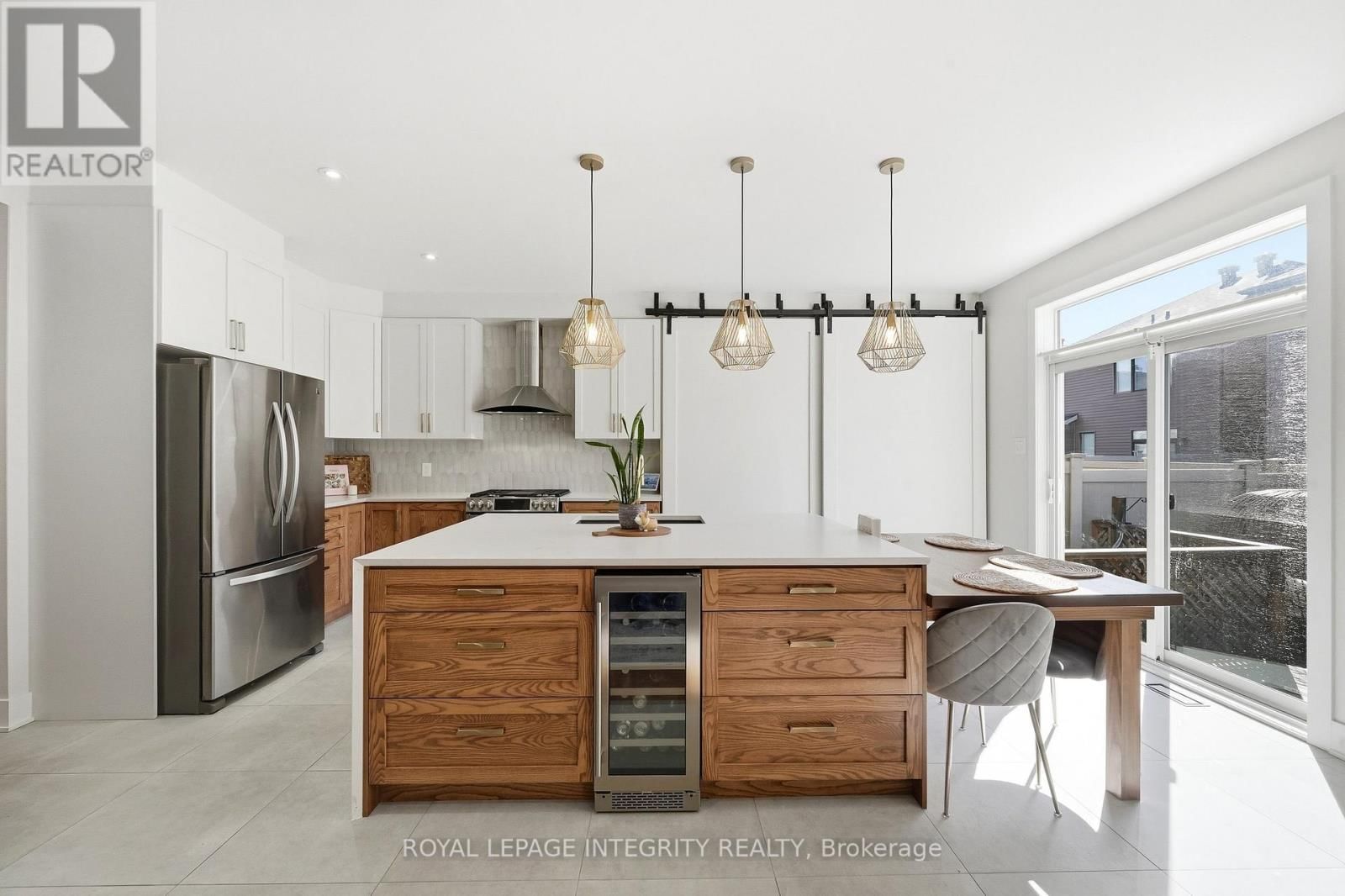 525 YELLOW BIRCH STREET Image 11