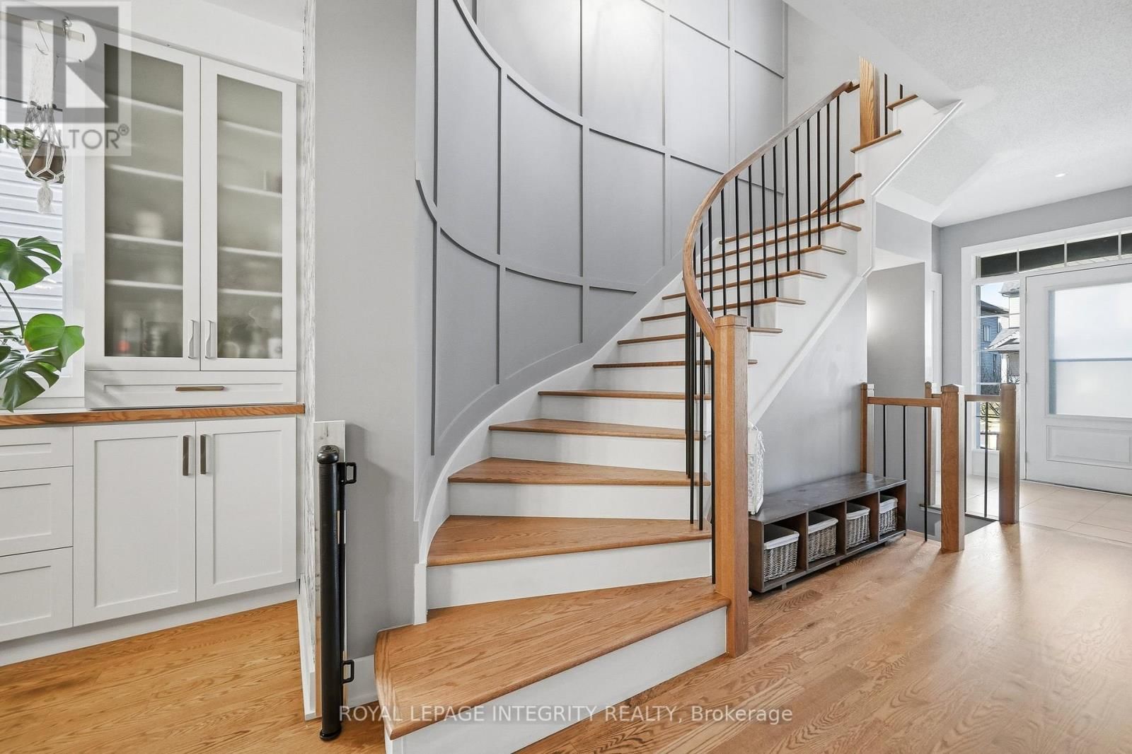 525 YELLOW BIRCH STREET Image 19