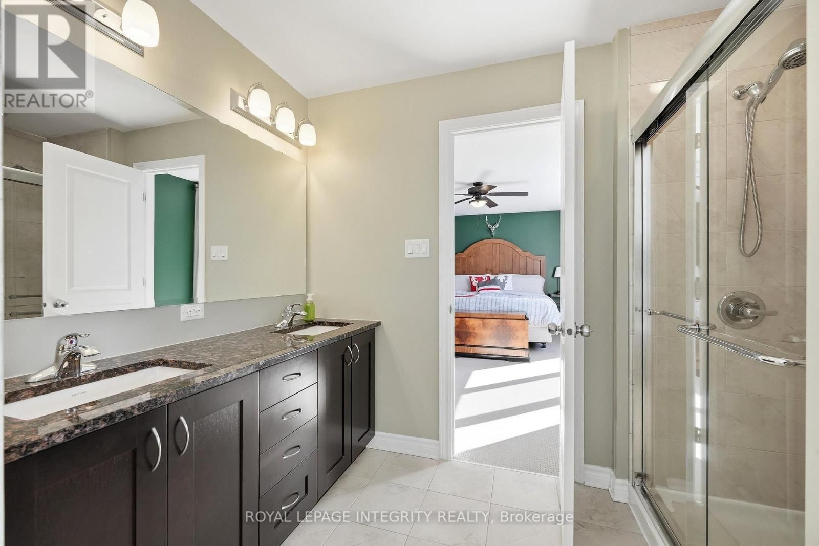 525 YELLOW BIRCH STREET Image 25