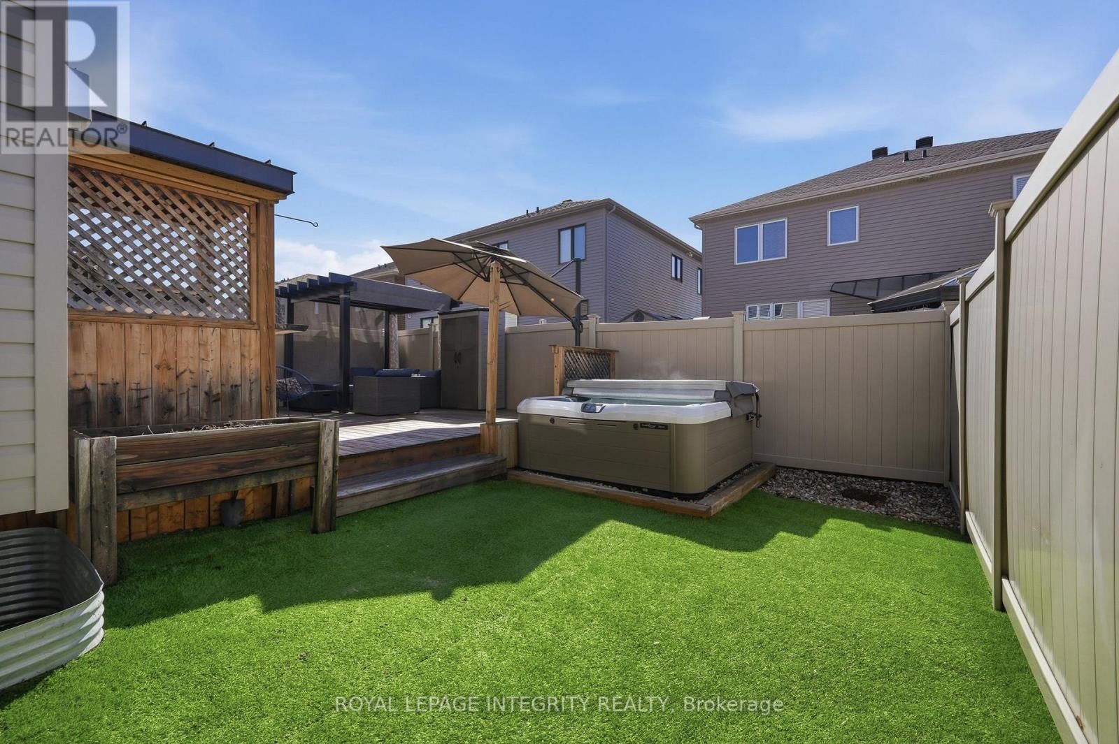 525 YELLOW BIRCH STREET Image 38