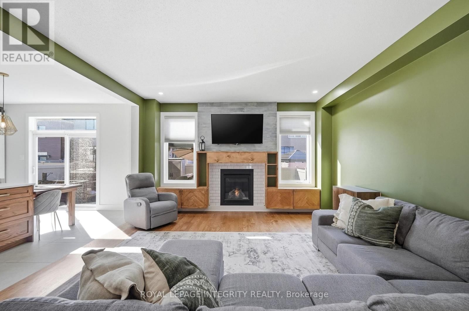 525 YELLOW BIRCH STREET Image 8