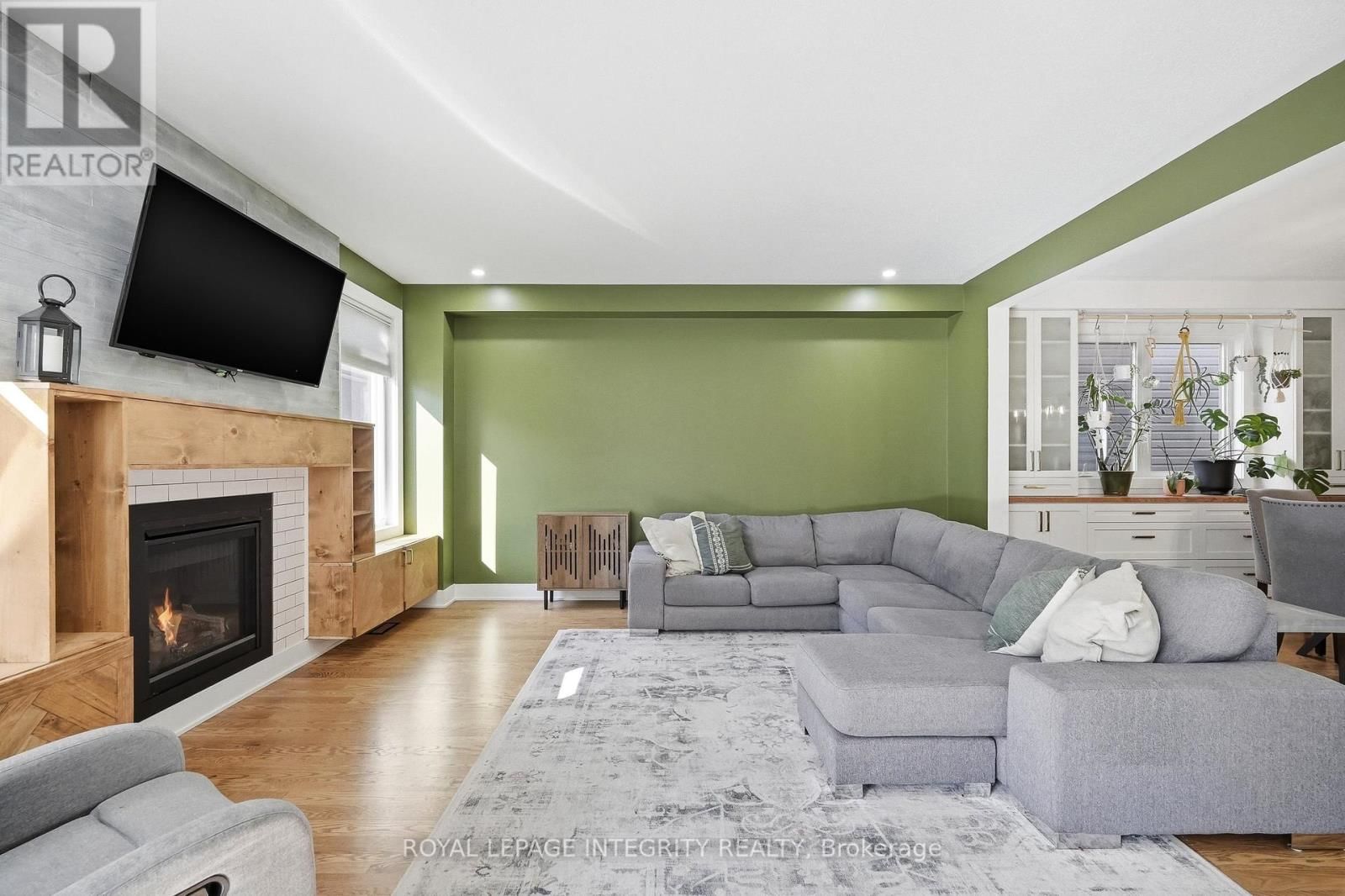 525 YELLOW BIRCH STREET Image 9