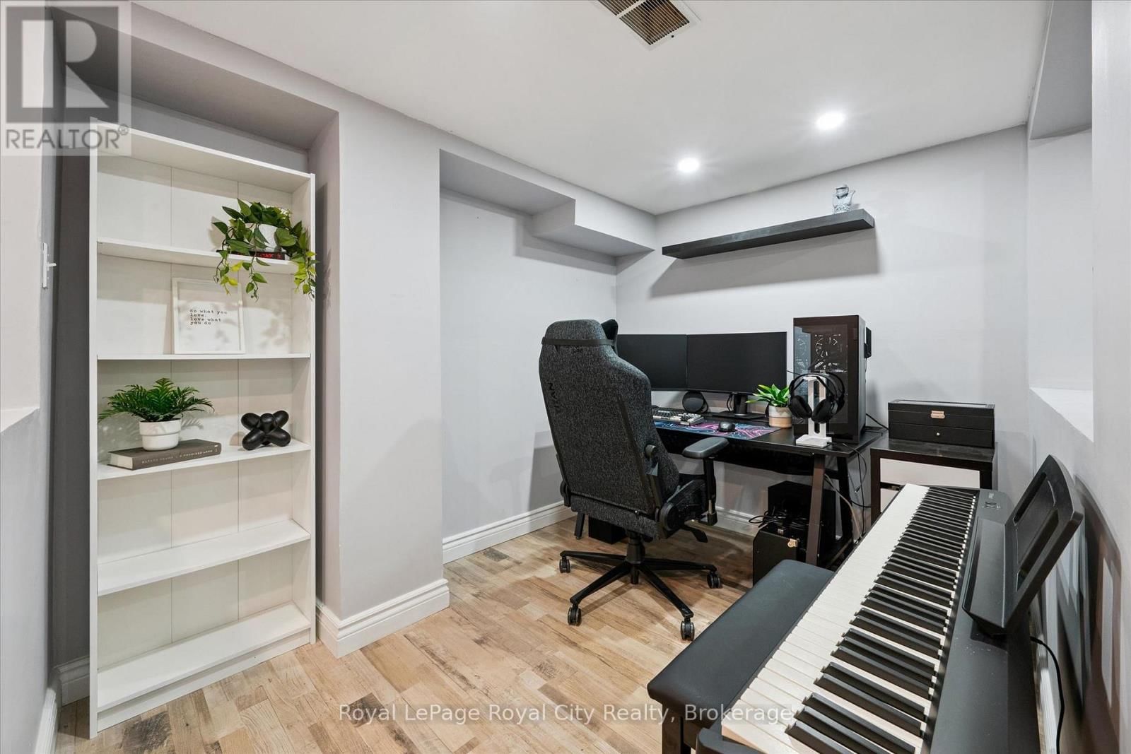 23 - 41 RHONDA ROAD Image 32