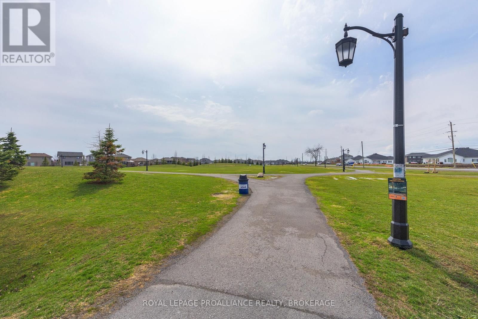 136 SIMURDA COURT Image 12