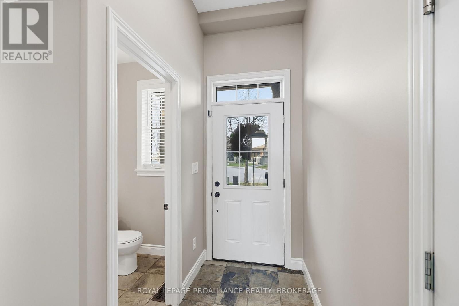 136 SIMURDA COURT Image 13