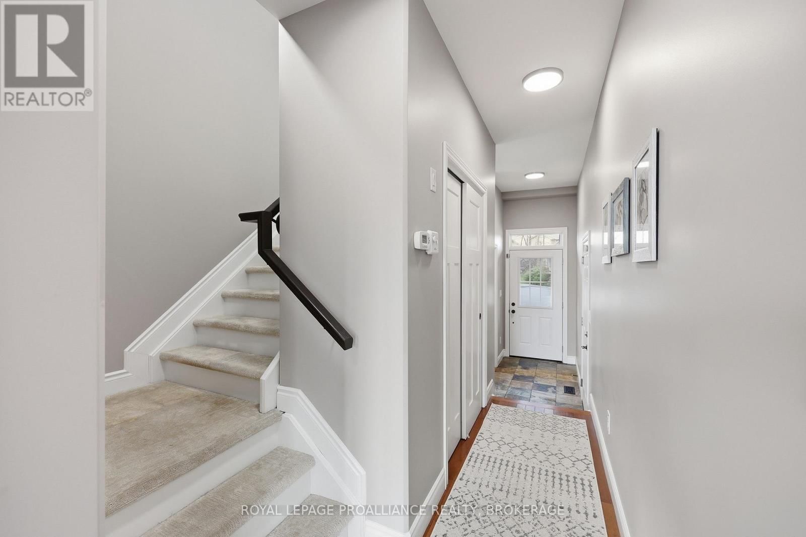 136 SIMURDA COURT Image 21