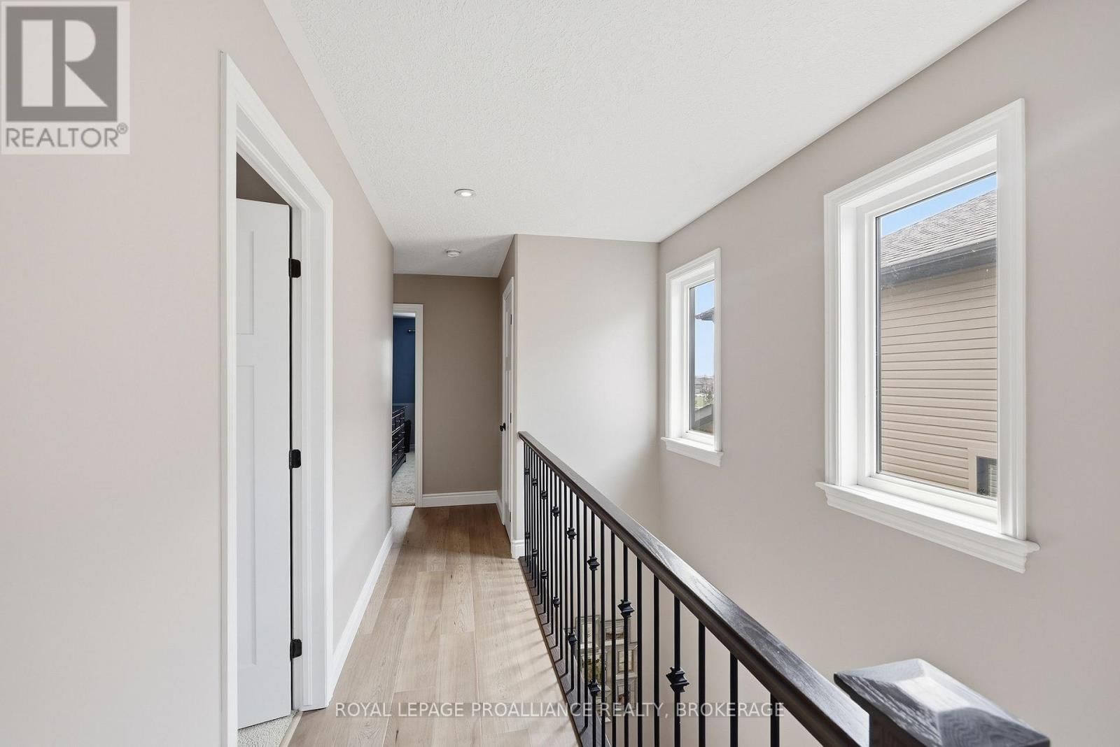 136 SIMURDA COURT Image 29